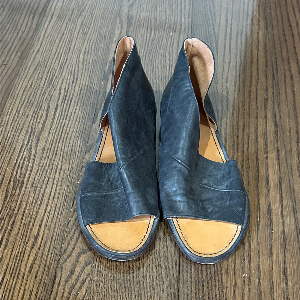 Free People Black Open-Toe Leather Flats cut out boho shoes 7.5 - Picture 2 of 6